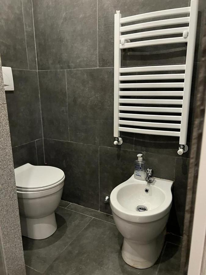Free ParkingAppartamento Angolo Di Relax!!! 里沃利 外观 照片