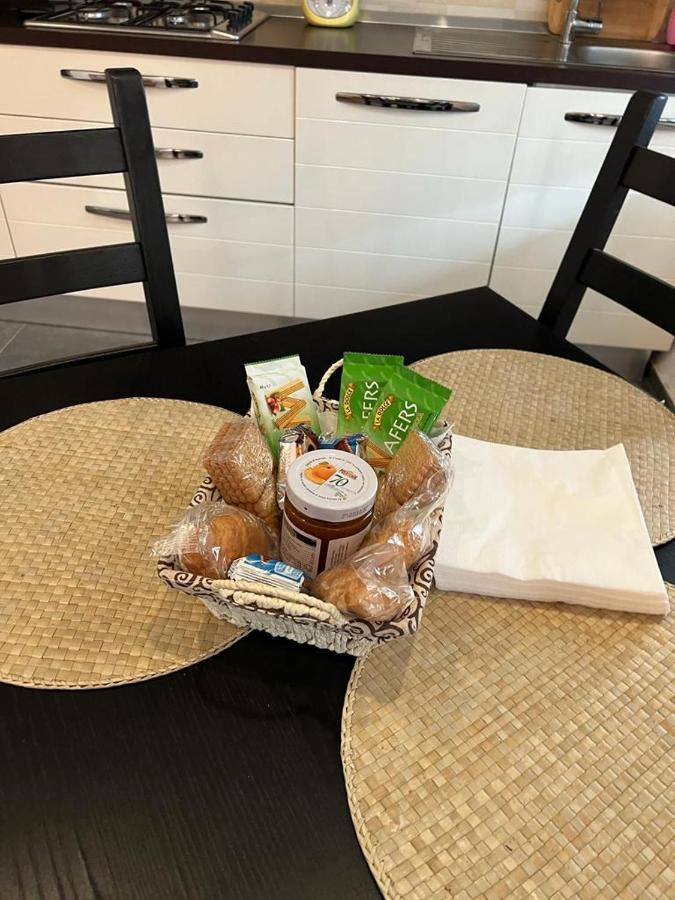 Free ParkingAppartamento Angolo Di Relax!!! 里沃利 外观 照片